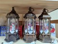 Новогодний декоративный  ретро-фонарь с музыкой, подсветкой | Светильник с эффектом падающего снега " Дед Мороз с Оленем", 28 см СД574C
